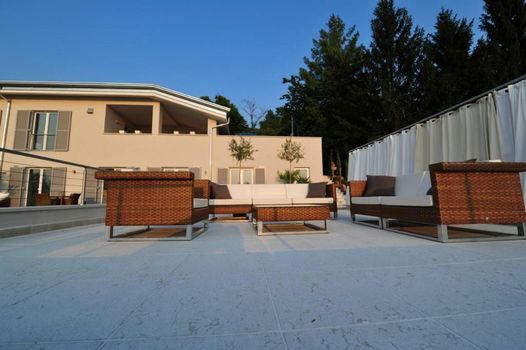 Zeno Suites