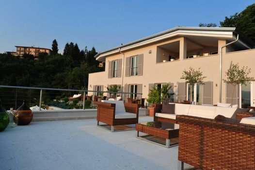 Zeno Suites