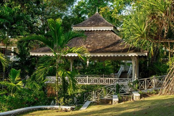 Hibiscus Lodge Hotel