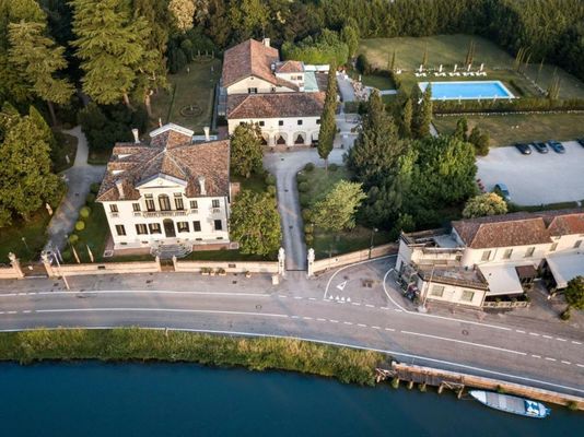 Villa Franceschi Hotel & Resort