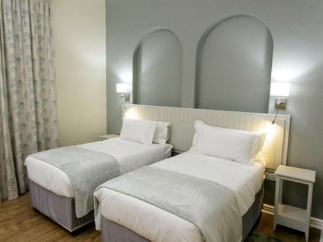 Queen's Hotel by BON Hotels