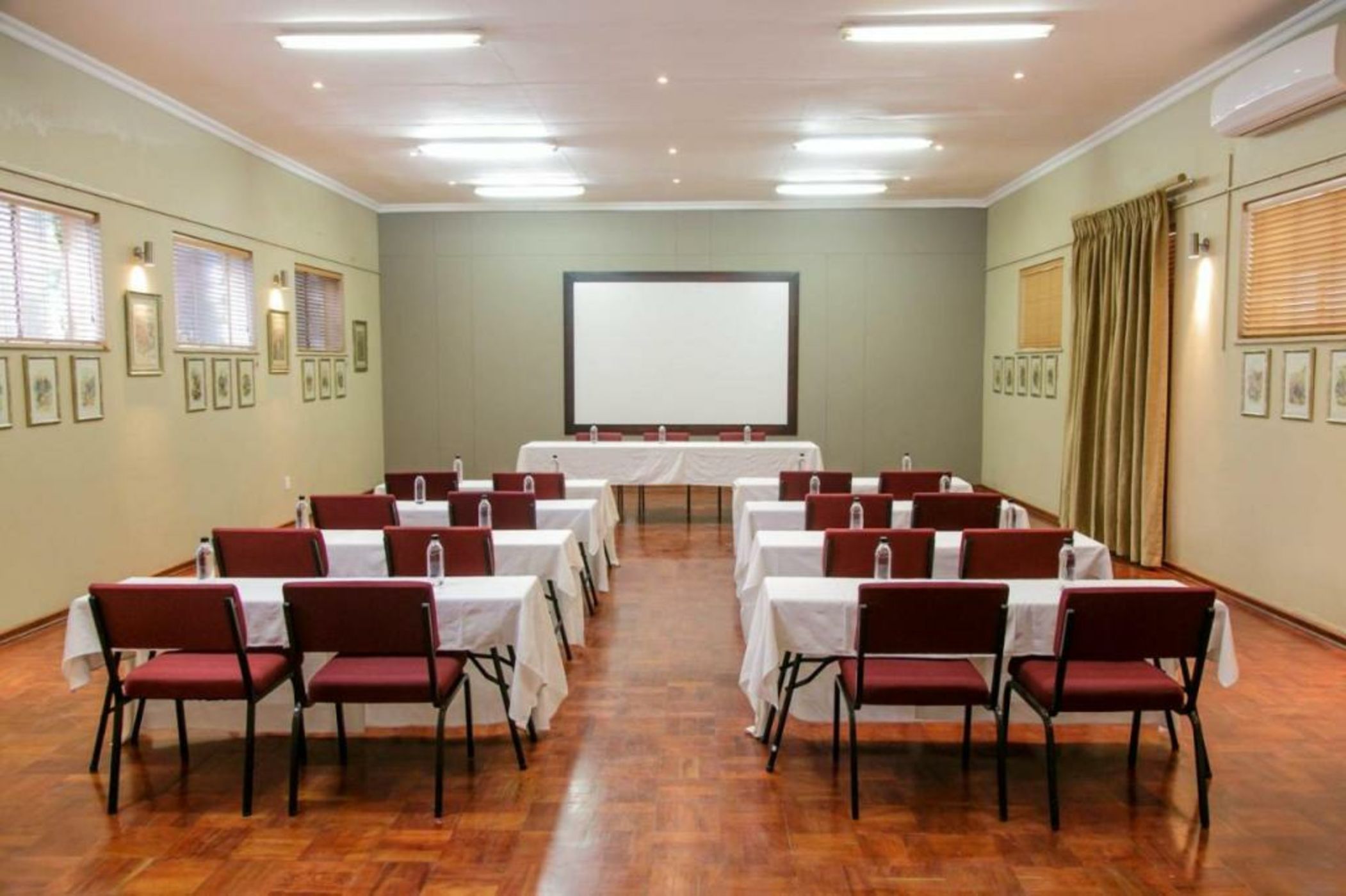 Queen's Hotel by BON Hotels