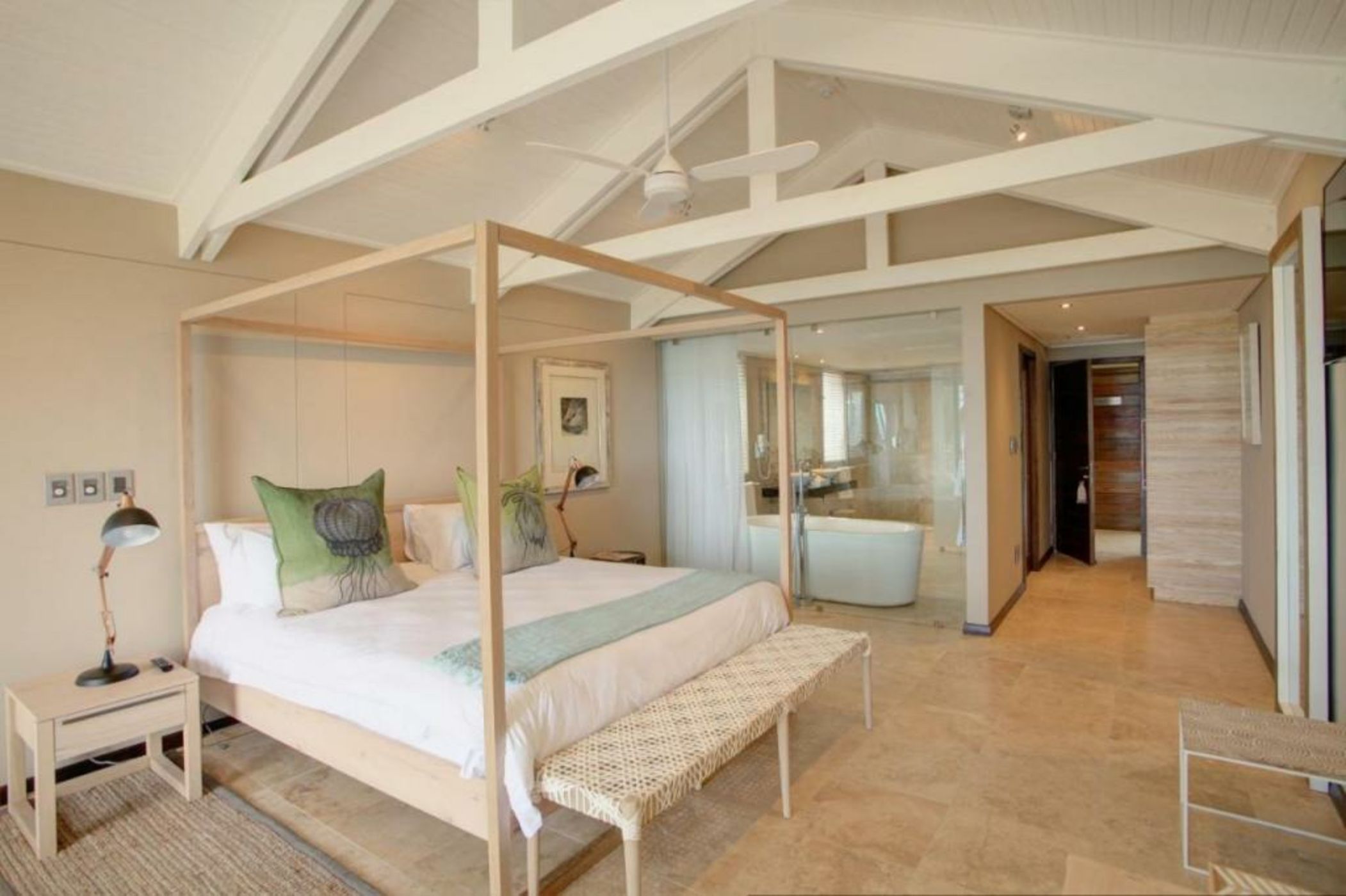 Abalone Guest Lodge