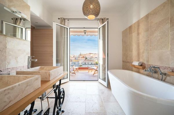 La Fabrique à Poupées - Chambres et Appartements de charme au coeur de Menton