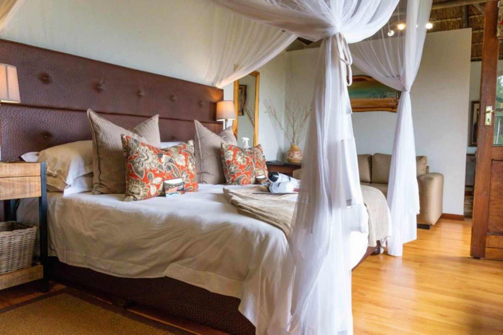 Woodbury Lodge – Amakhala Game Reserve