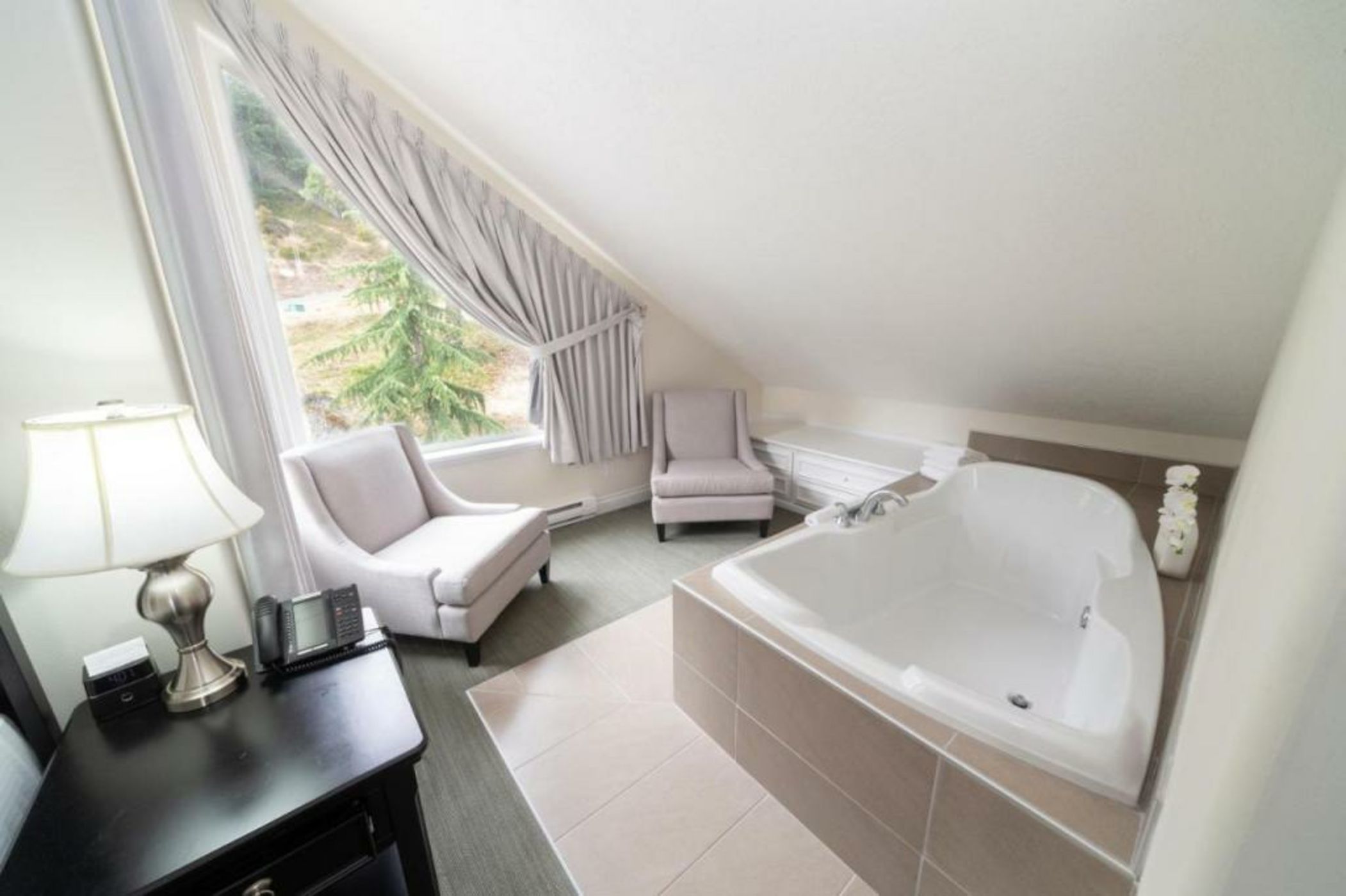 Villa Eyrie Resort