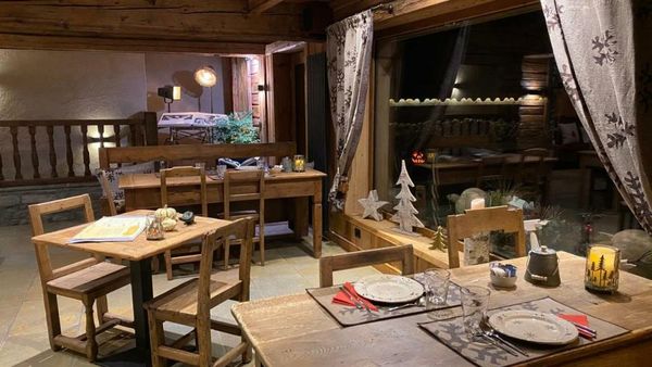 Les Trompeurs chez Odette