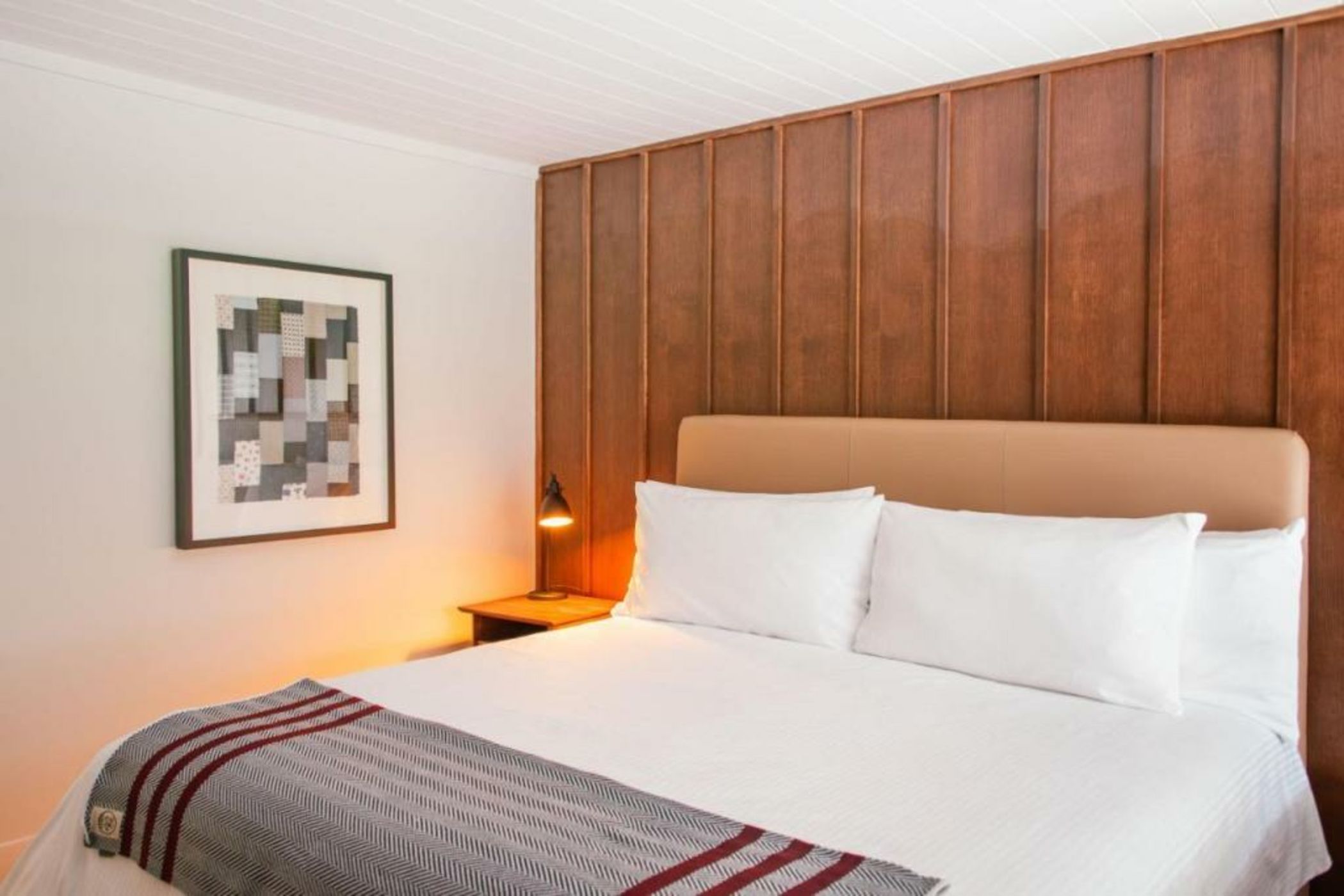 Historic Rocky Waters Inn, A Small Luxury Hotel