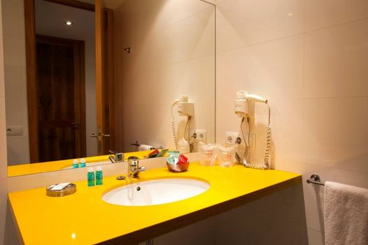 L'Host Boutique Rooms