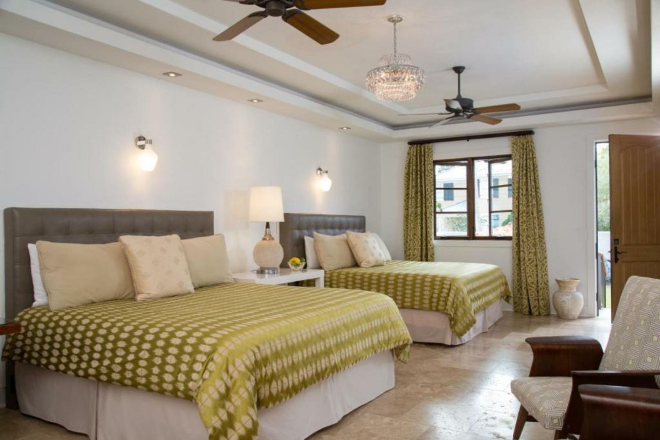 Black Dolphin Inn
