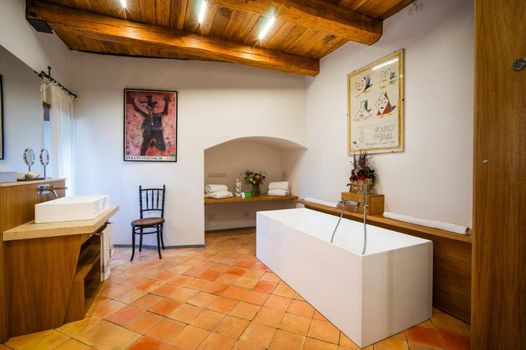 Castello Di Postignano Relais