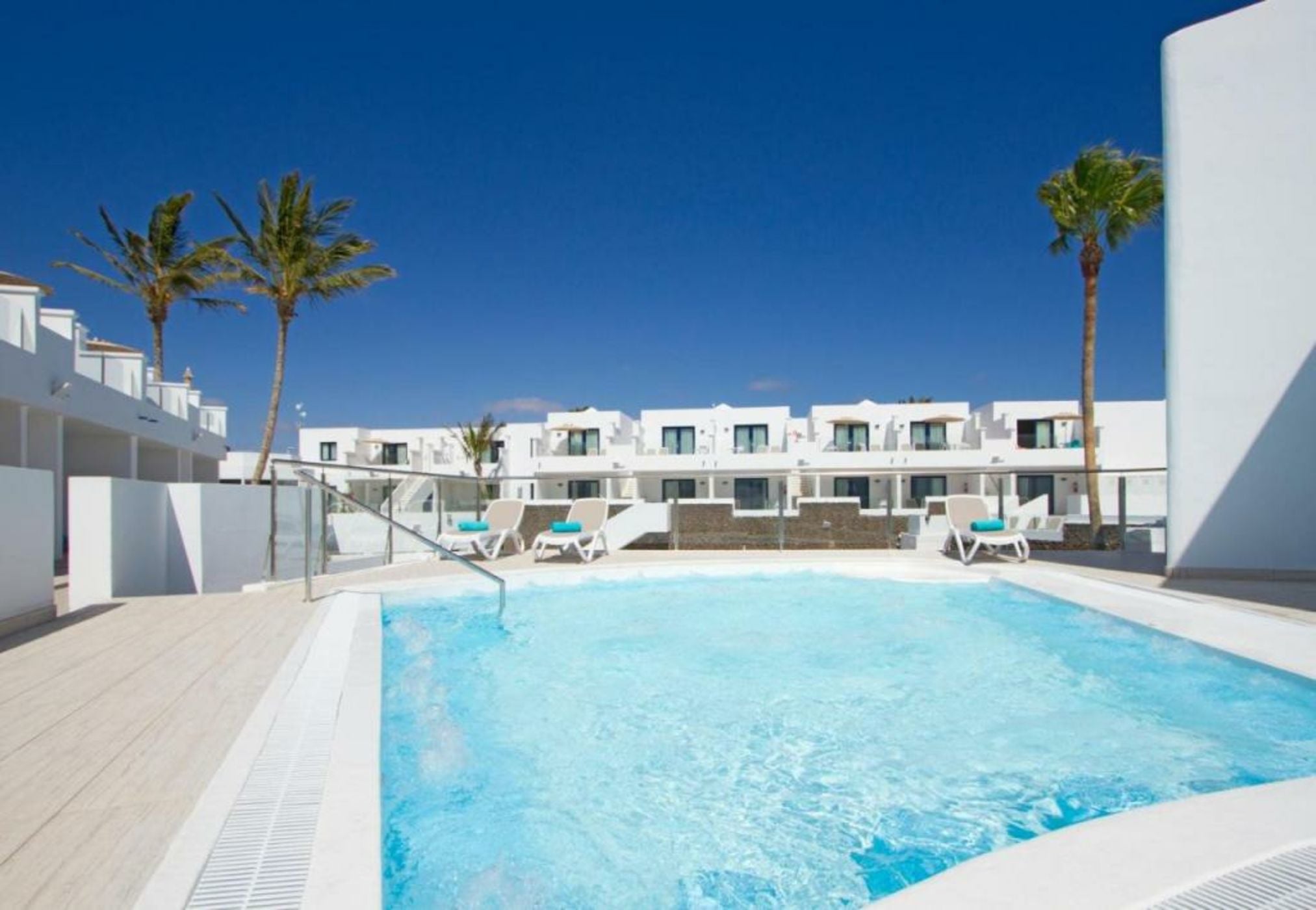 Aqua Suites
