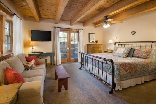 Sunflower Hill Inn