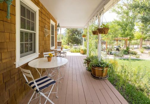 Sunflower Hill Inn