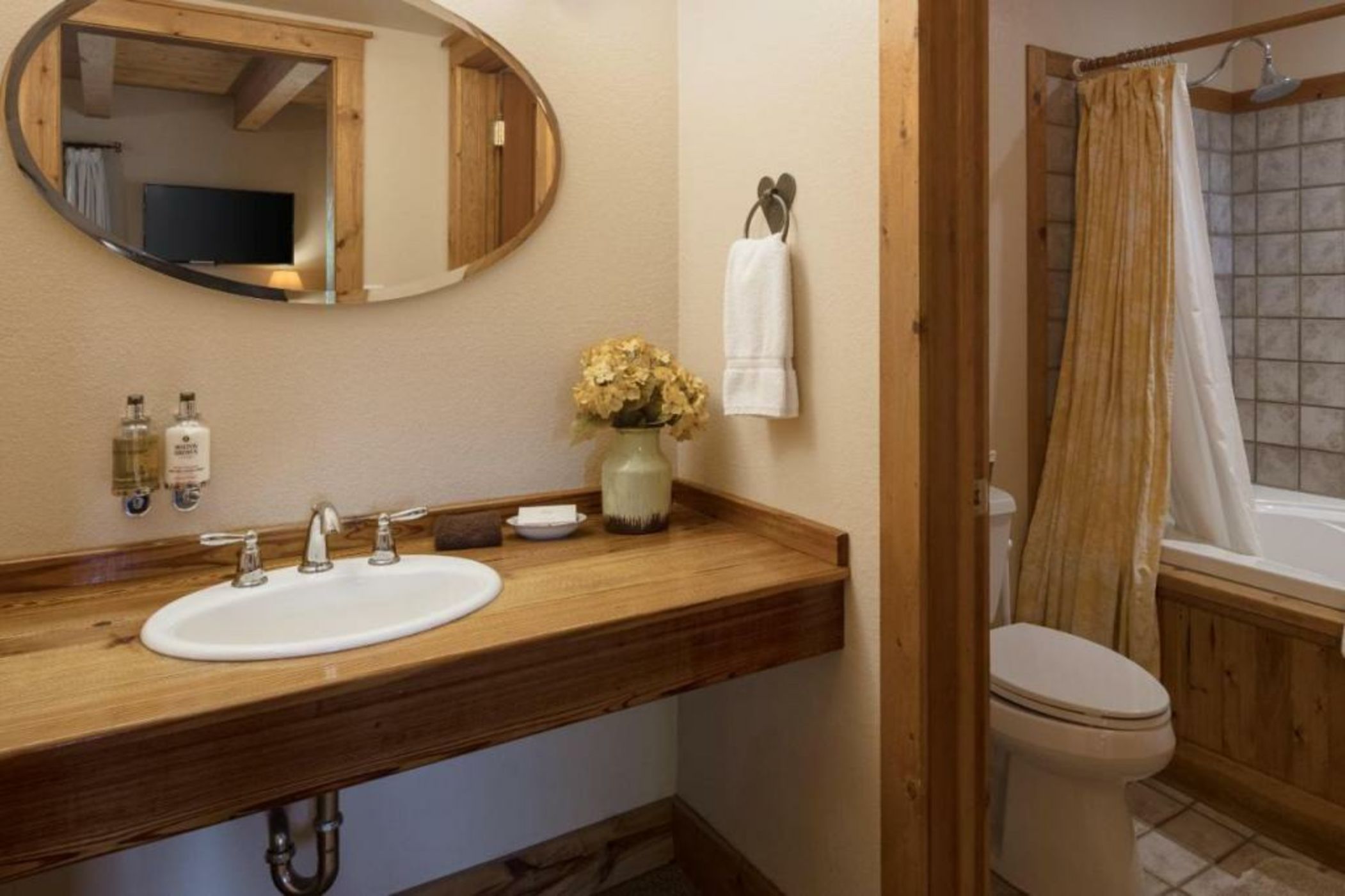 Sunflower Hill Inn