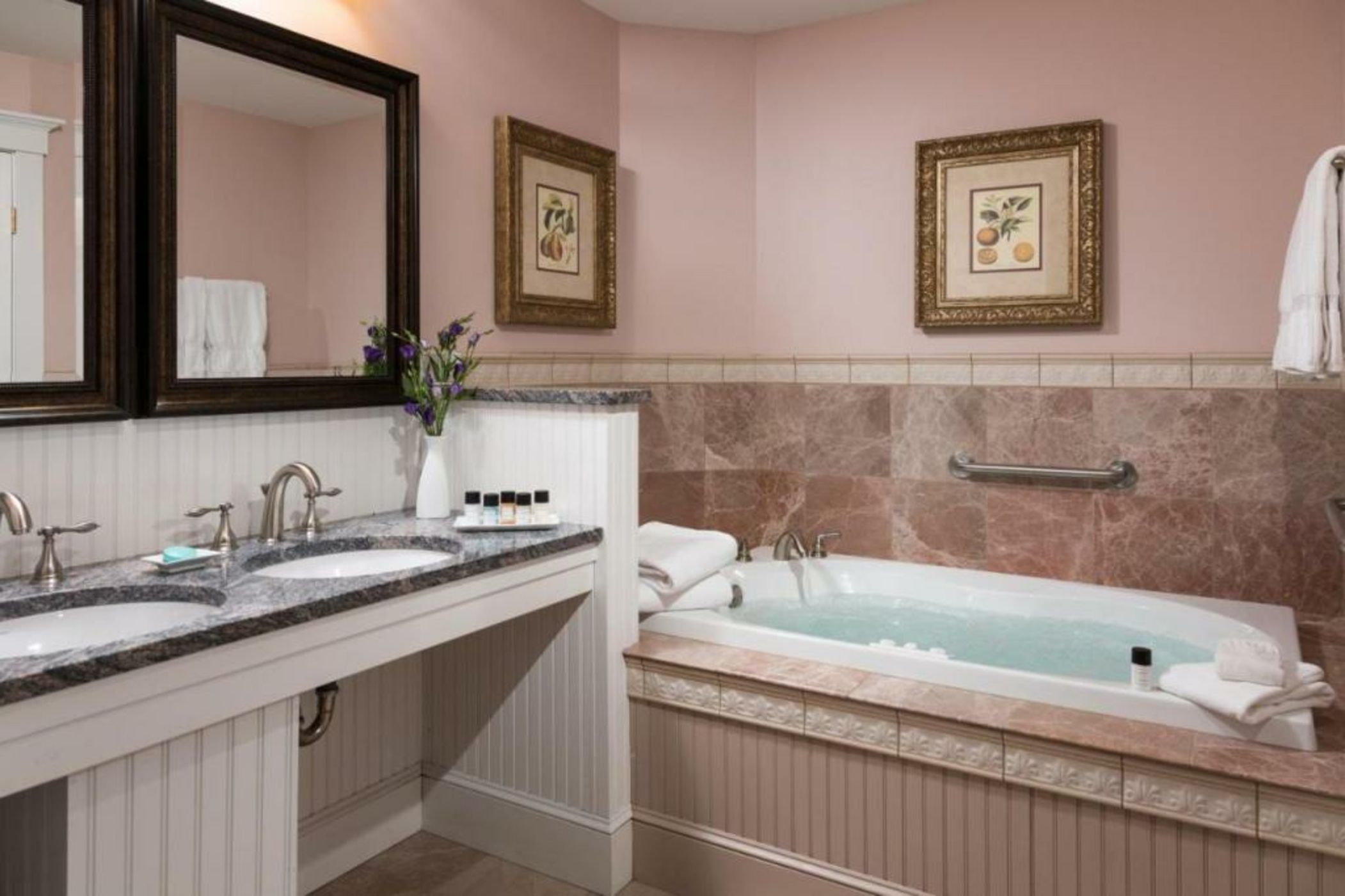 Grand Harbor Inn
