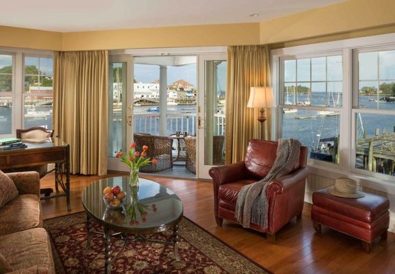 Grand Harbor Inn