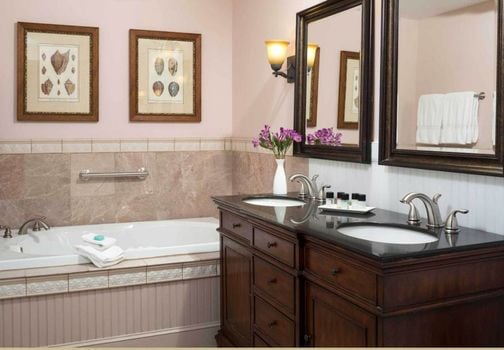 Grand Harbor Inn