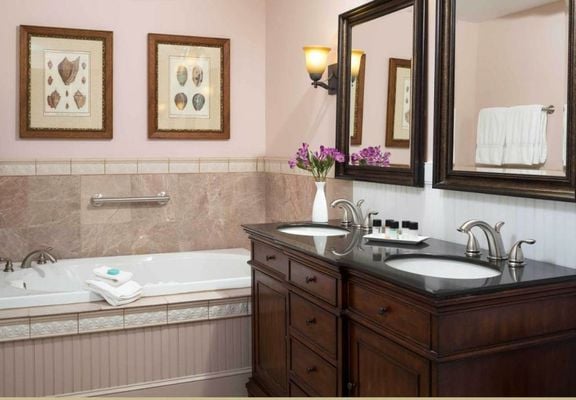 Grand Harbor Inn