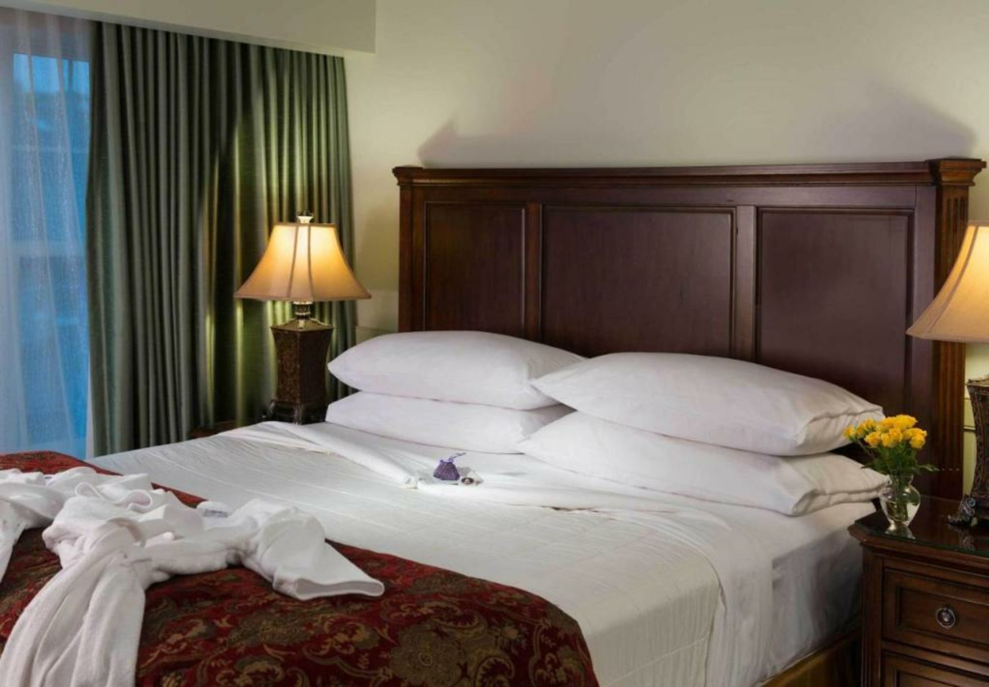 Grand Harbor Inn