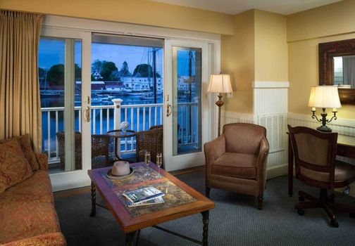 Grand Harbor Inn