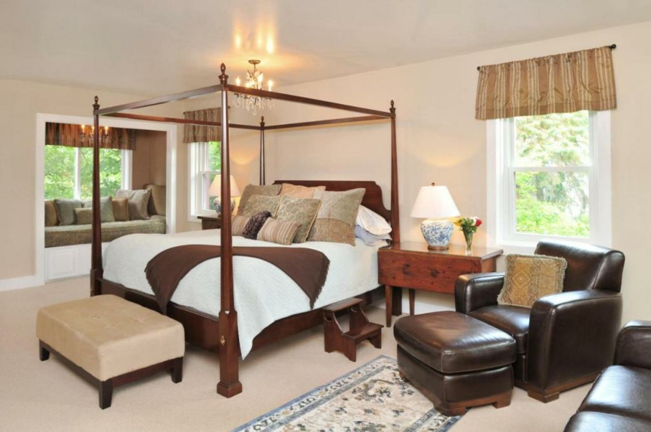 1795 Acorn Inn Bed and Breakfast