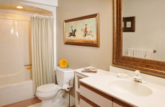 1795 Acorn Inn Bed and Breakfast
