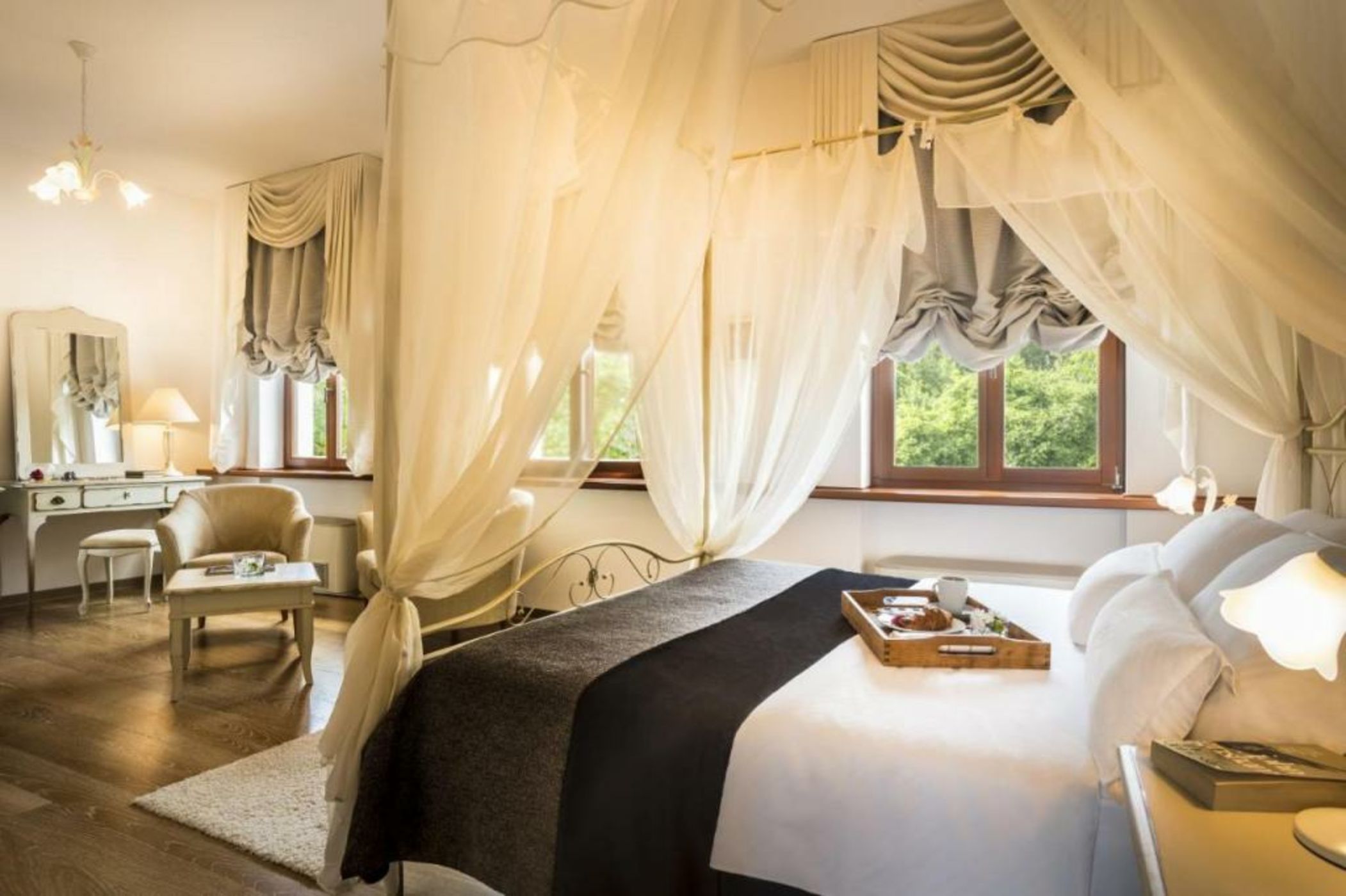 Palazzo Angelica Hilltop Luxury Villa with Pool, Spa & Views
