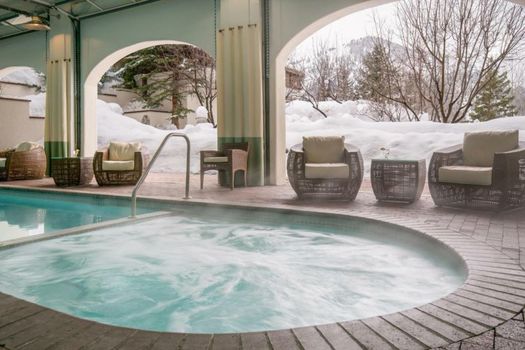 Knob Hill Inn