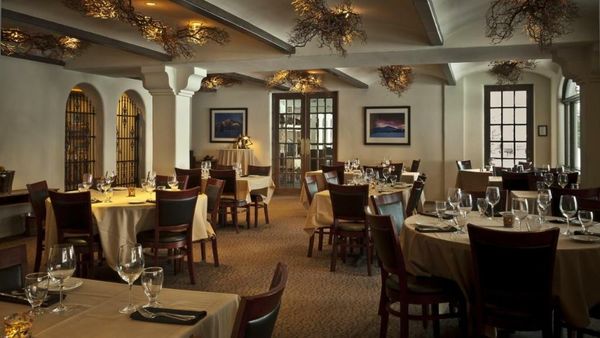 Knob Hill Inn