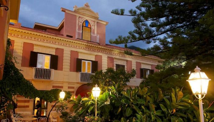 Romantic Hotel & Restaurant Villa Cheta Elite