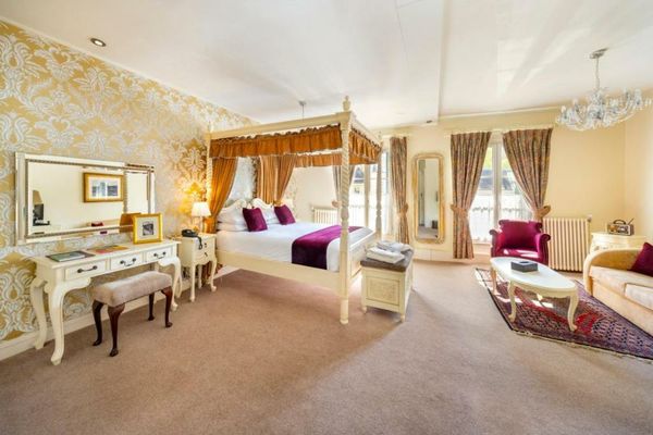 Logis Hotel De France