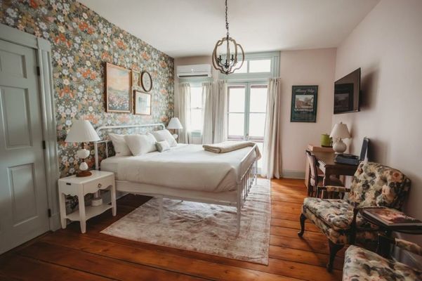 Hideaway Inn Lenox