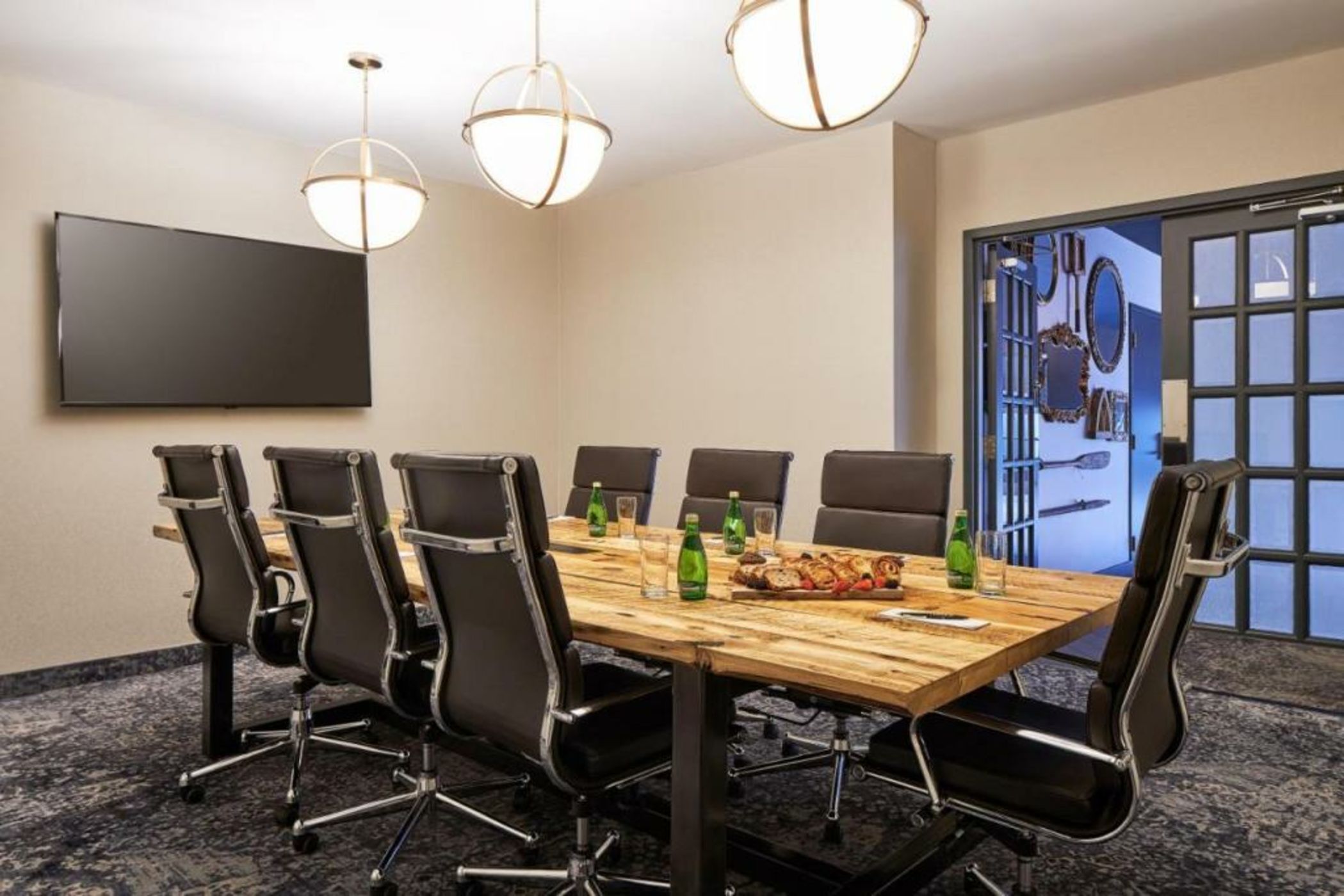 Metcalfe Hotel Ottawa by Gray Collection