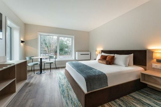 Sun & Ski Inn and Suites