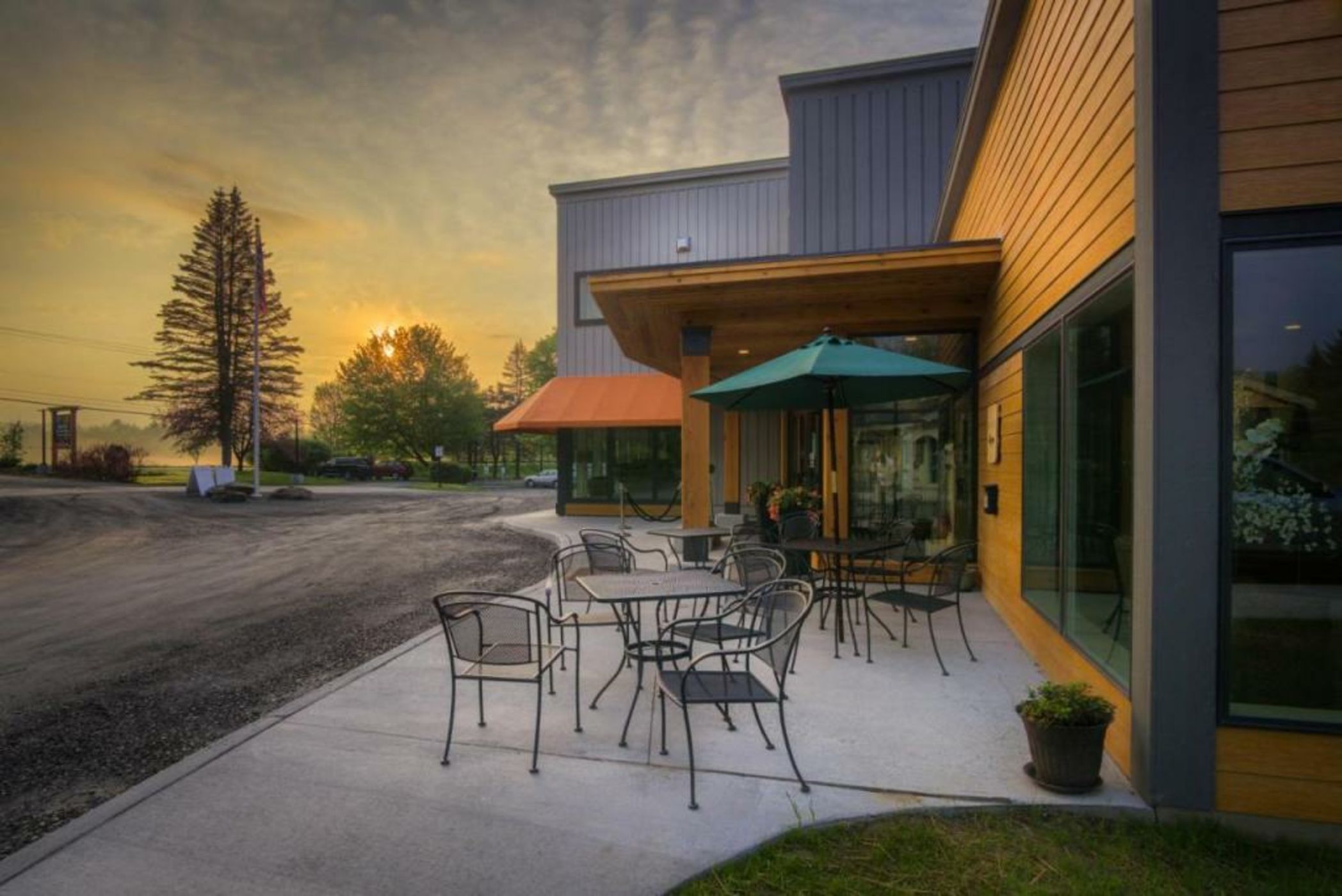 Sun & Ski Inn and Suites