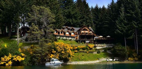 Dos Bahias Lake Resort