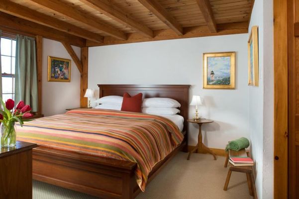 Seven Sea Street Inn