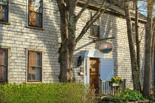 Seven Sea Street Inn