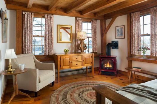 Seven Sea Street Inn