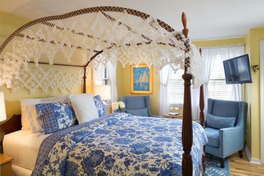 Seven Sea Street Inn