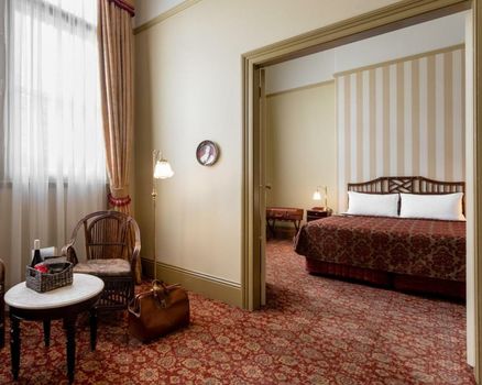 Hadley's Orient Hotel