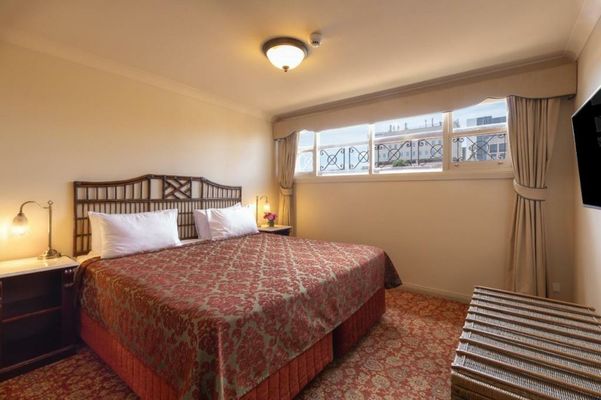 Hadley's Orient Hotel