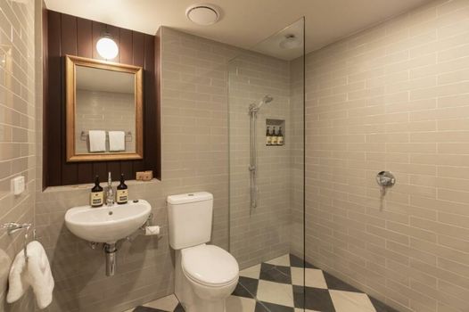 Hadley's Orient Hotel