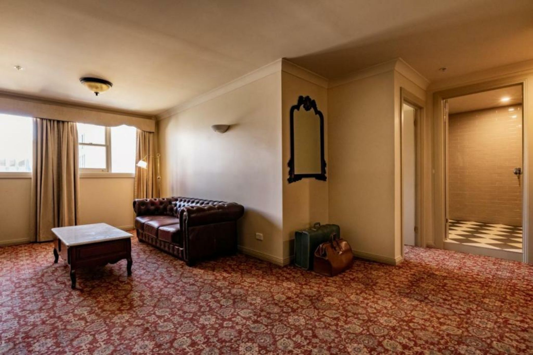 Hadley's Orient Hotel