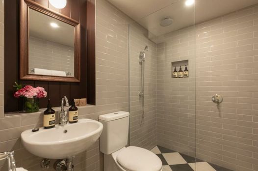 Hadley's Orient Hotel
