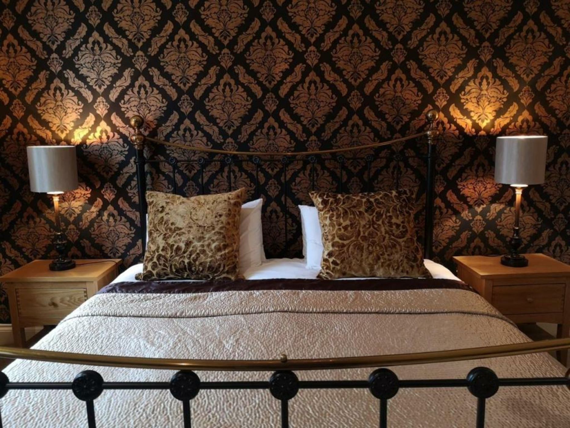 Glangwili Mansion - Luxury 5 star Bed & Breakfast
