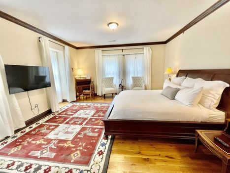 Dartmouth House Inn