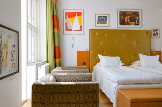 Avalon Hotel