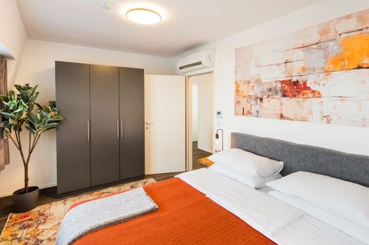 URBAN ISLAND I Riverside Apartments